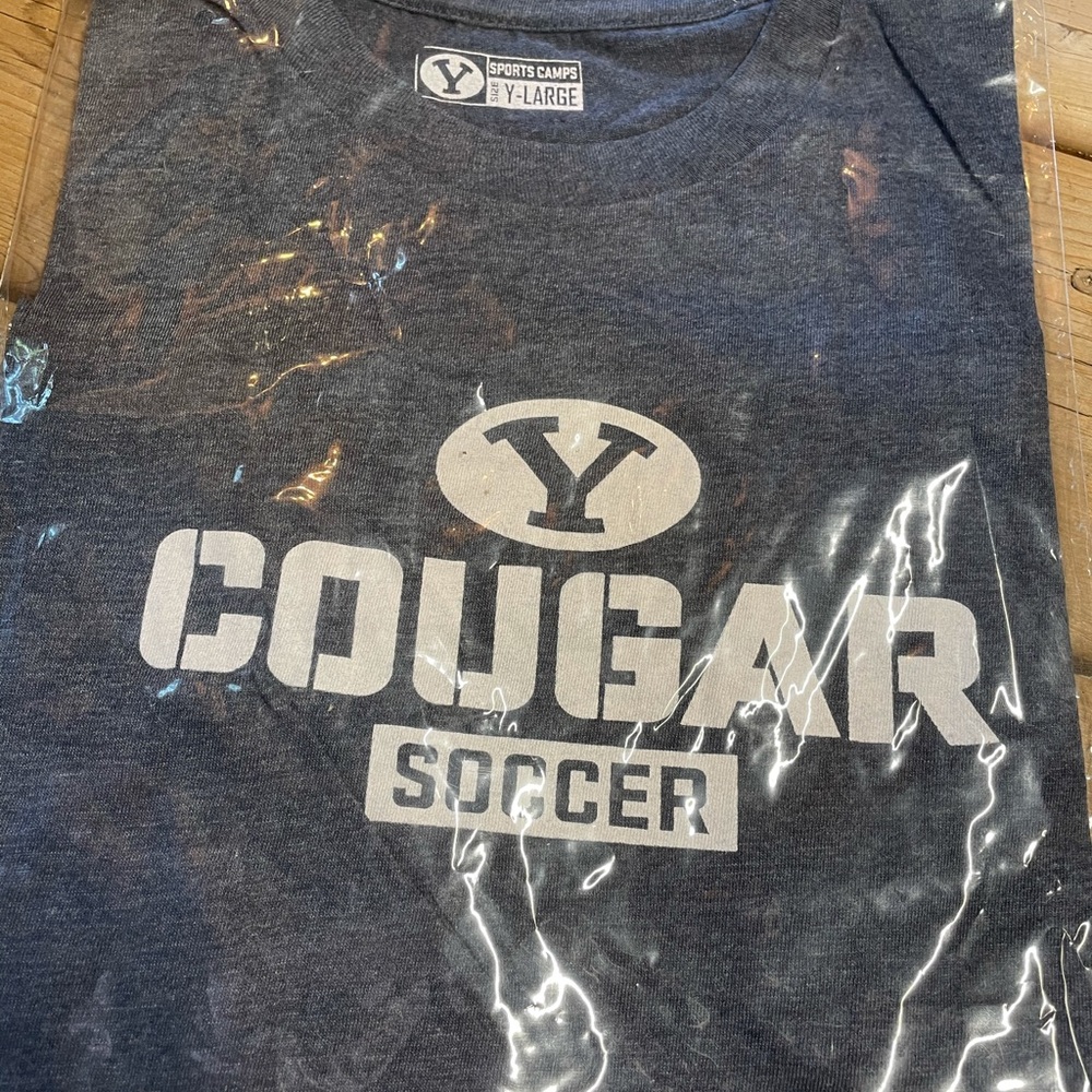BYU official soccer fanatics t-shirt L